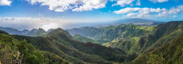 пико-де-тейде вид с гор анага на тенерифе, канарские острова, испания. - anaga стоковые фото и изображения