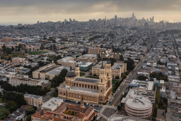 vista aerea sullo skyline della chiesa di san francisco - saint ignatius church foto e immagini stock