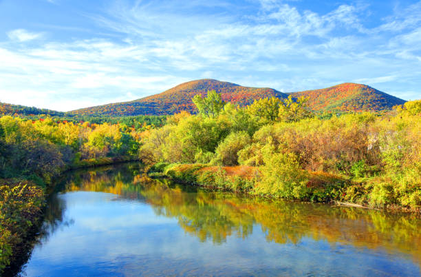 Autumn in the Berkshires near Williamstown The Berkshires are a highland geologic region located in the western parts of Massachusetts and northwest Connecticut. Berkshires region enjoys a vibrant tourism industry based on music, arts, and recreation massachusetts stock pictures, royalty-free photos & images
