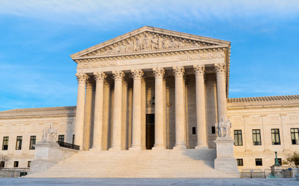 istock Supreme Court 1313033912