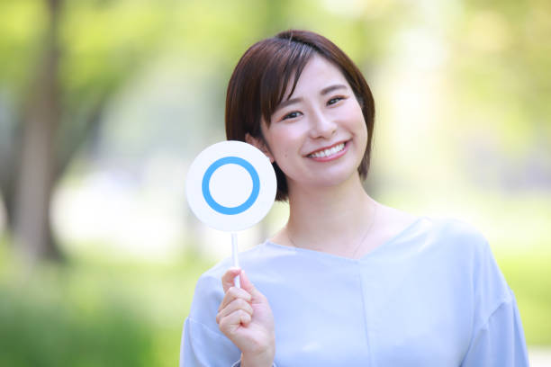 istock 〇Woman with a bill 1313049388