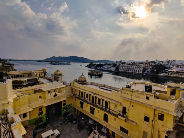 istock Lake pichola and Lake Palace 1313076227