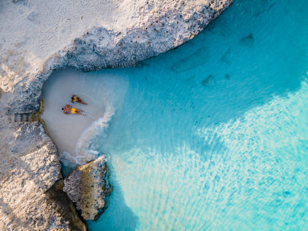 istock Tres Trapi Steps Triple Steps Beach, Aruba completely empty, Popular beach among locals and tourists, crystal clear ocean Aruba 1313139546