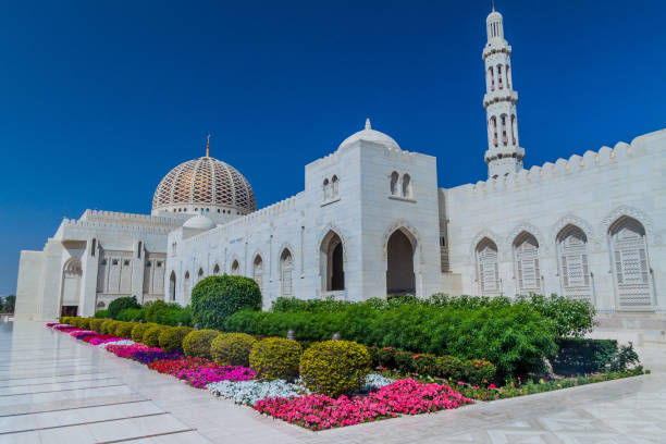 grande moschea del sultano qaboos a muscat, om - moschea sultan qaboos foto e immagini stock