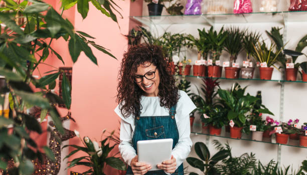 istock Flower shop 1313171554