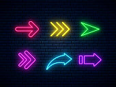 satz-von-bunten-neon-pfeile-web-symbole-neon-pfeil-zeichen-sammlung-helle-pfeilzeigersymbole.jpg?b=1&s=170x170&k=20&c=vfSUrgPBN3RMEx4T9UfwUhpyiRNb_3xusLAHn-2C_c8=