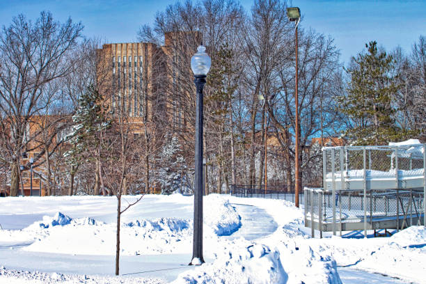 istock Kent State University campus after heavy snow 1313176756