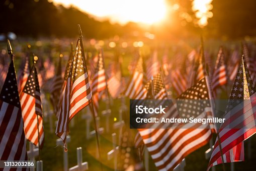 istock American flag memorial 1313203286