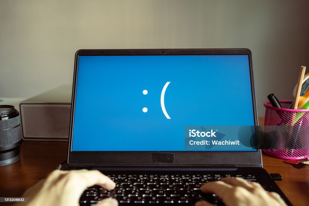 Bad Computer Image Laptop Computer Showing Its Screen With Blue Screen When It Has A ...