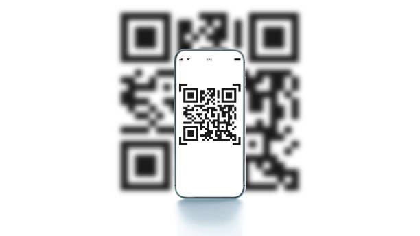 qr-code-technologie. mobile smartphone-bildschirm für zahlung, online-zahlung, scannen barcode-technologie mit qr-code-scanner auf digitalen smartphone. hände mit handy-anwendung, um code zu scannen. - bar code medicine healthcare and medicine label stock-fotos und bilder