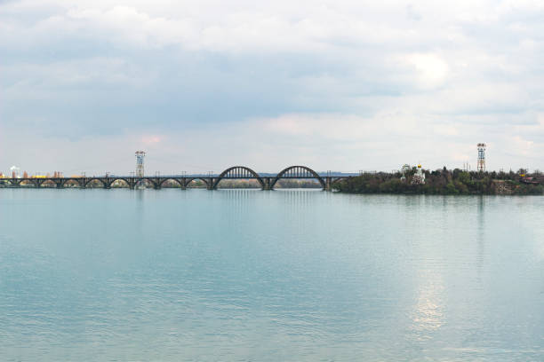 istock city ​​bridge over the river 1313252197