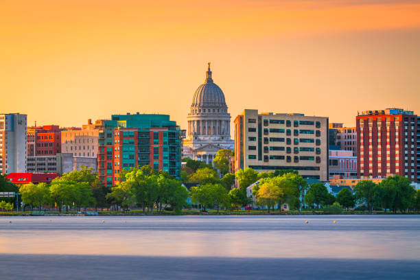 istock Madison, Wisconsin, USA Downtown Skyline 1313310044