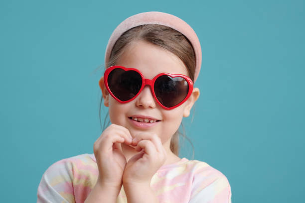 istock Little girl in sunglasses 1313326870