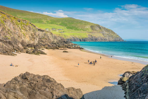 슬레아 헤드 딩글 반도 아일랜드 쿠메놀 비치 - republic of ireland famous place dingle peninsula slea head 뉴스 사진 이미지