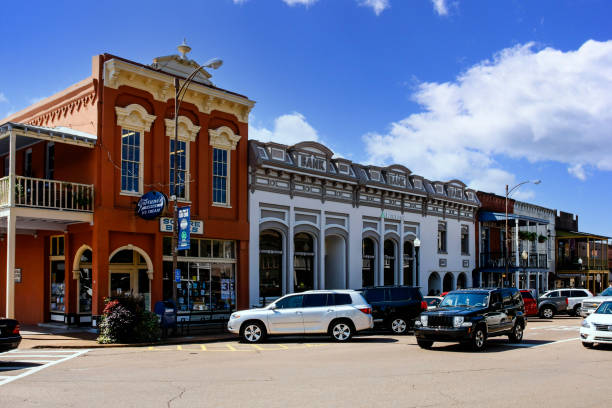 미국 옥스퍼드 미시시피의 기이한 남부 도시 광장 - oxford mississippi 뉴스 사진 이미지