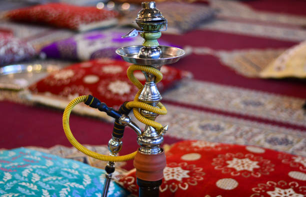 the hookah to smoke aromatic tobacco - australia tunisia imagens e fotografias de stock