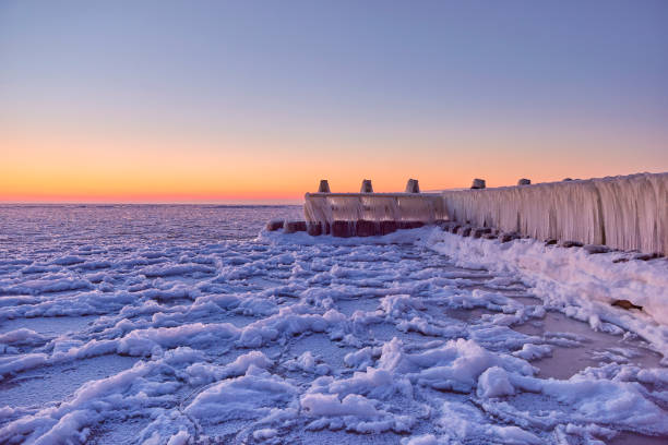 istock Pier on the Afsluitdijk in ice 1313433379