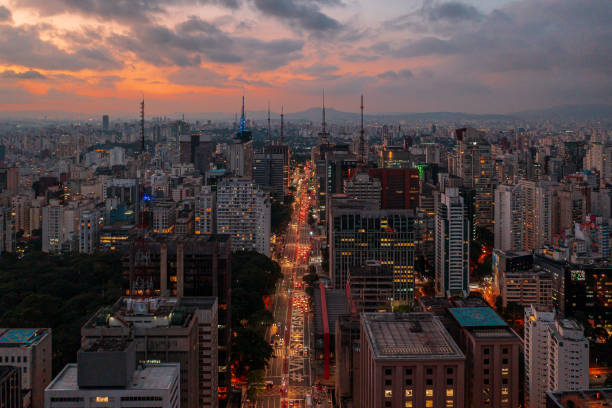 istock Sunset Paulista Avenue 1313485864