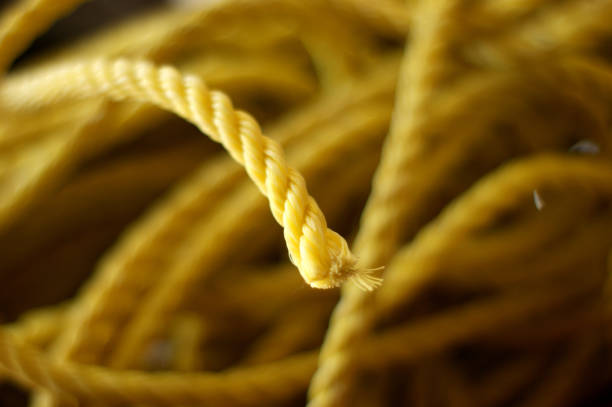 old rope - nylon strings imagens e fotografias de stock