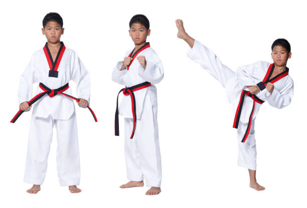 태권도 가라데 키드 운동 선수 젊은 십대 쇼 전통적인 싸움 - do kwon 뉴스 사진 이미지