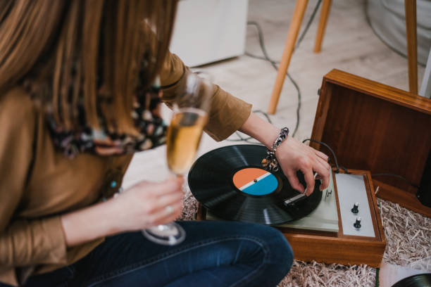 istock Woman changing song 1313624165