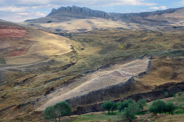 znak arki noego w dogubeyazit, turcja - ark noah flood sky zdjęcia i obrazy z banku zdjęć