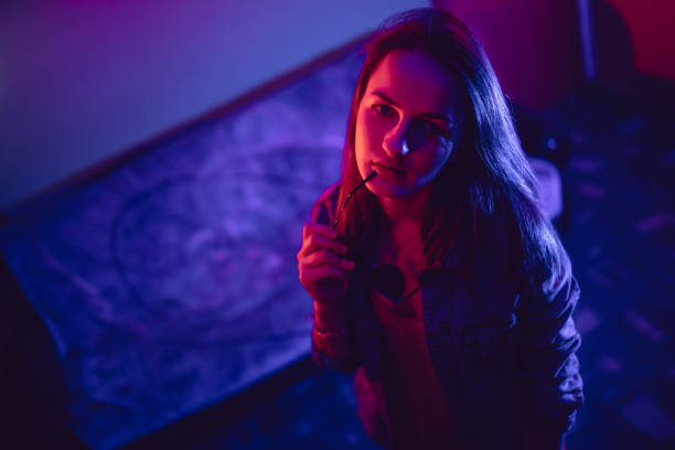 istock Beautiful woman in retro wave 1313647245
