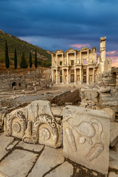 pozostałości rzymskiego miasta efezu, turcja - celsius library zdjęcia i obrazy z banku zdjęć