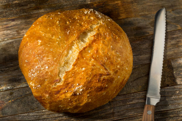 istock Homemade No Knead Country Bread 1313740249