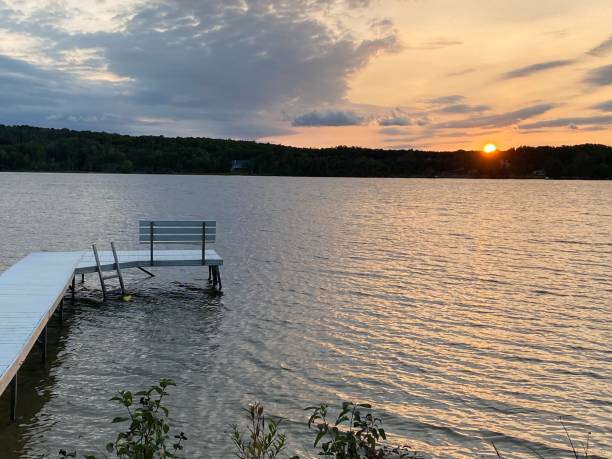 istock Autumn on The lake 1313752511