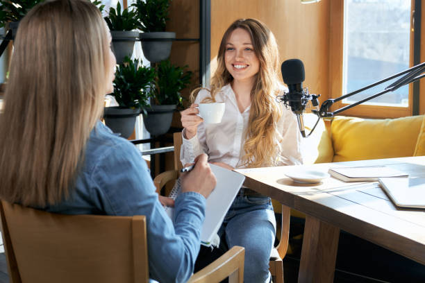 istock Communicating journalist and blogger with cup coffee. 1313812666
