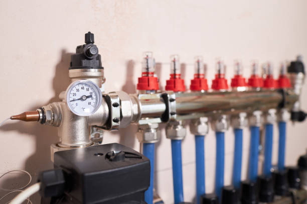 istock Pressure gauge that indicates pressure for underfloor heating and pipe breeding. 1313875761