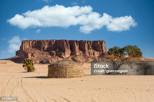 Hut Of Nomadic Tubu People In The Sahara Northern Chad Stock Photo - Download Image Now