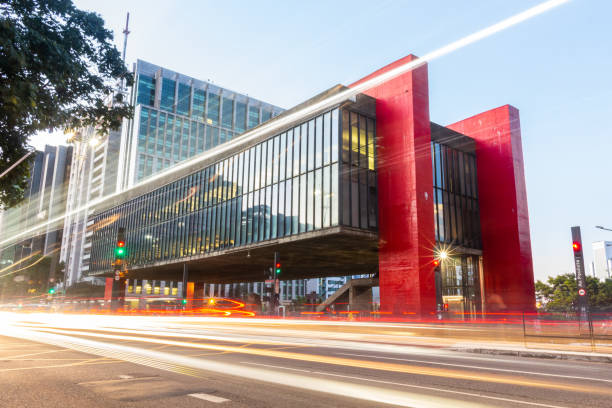 paulista avenue, sao paulo cel podróży. (masp) muzeum sztuki w sao paulo - sao paulo zdjęcia i obrazy z banku zdjęć