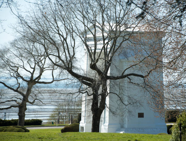 istock Empty Peace Arch Park with  COVID19 border restrictions, Blaine, Washington 1313947764