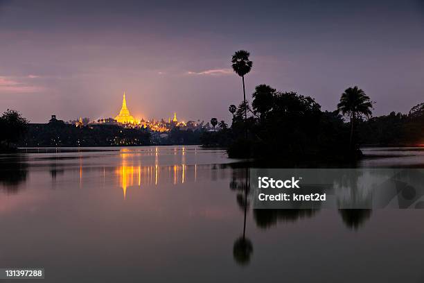 Foto de Yangoon e mais fotos de stock de Alto contraste - Alto contraste, Beleza, Beleza natural - Natureza