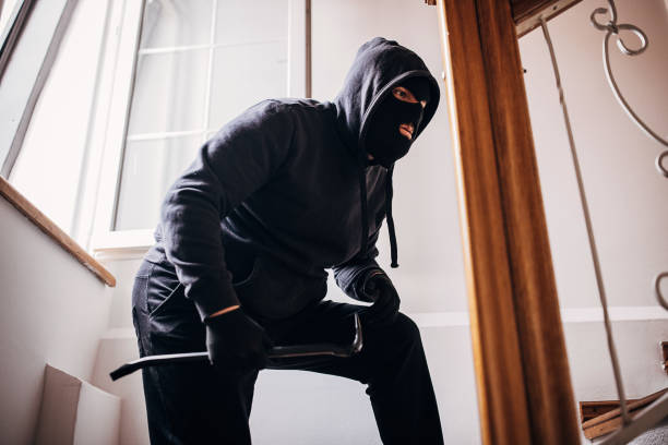 istock Robber broke in house 1314017897