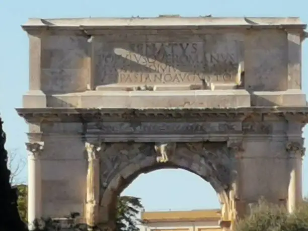 Triumphal arch in Rome with a limited facade an eye-catcher