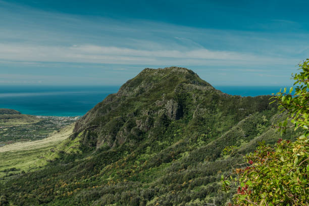 istock Waianae Valley, Mount Kaala Trail，Oahu, Hawaii 1314085080