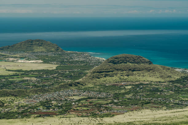 istock Waianae Valley, Mount Kaala Trail，Oahu, Hawaii 1314085141