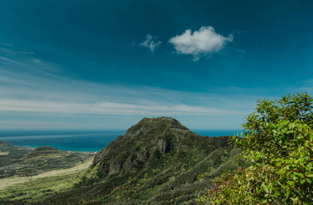 istock Waianae Valley, Mount Kaala Trail，Oahu, Hawaii 1314085180
