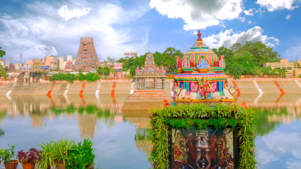 Gayetri Temple behind Sri Kapaleeshwarar Temple, Chennai, India A Beautiful long shot of Gayetri Temple showing behind Sir Kapaleeshwarar Temple, Chennai, India. tamil temple stock pictures, royalty-free photos & images