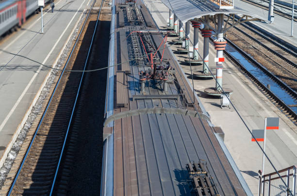 istock Top view of the platform and passing wagons 1314119852