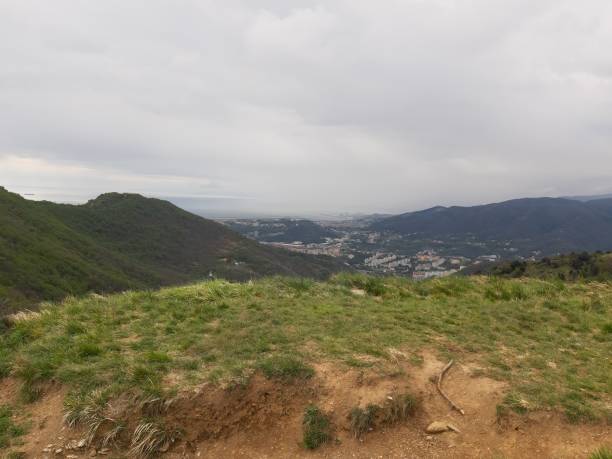 istock Mountain over the city 1314152211