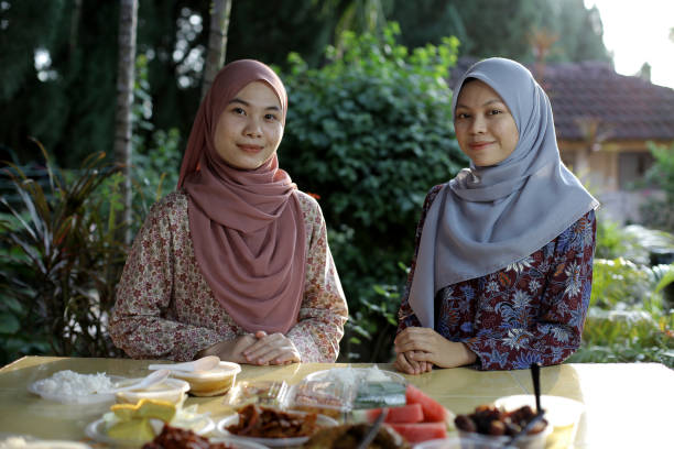 istock Modern Muslim Young Women 1314209087