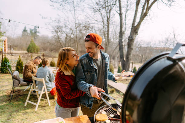 istock Preparing a classic July 4th barbecue together 1314288180