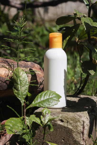 istock White plastic beauty product bottle for mock up 1314292278