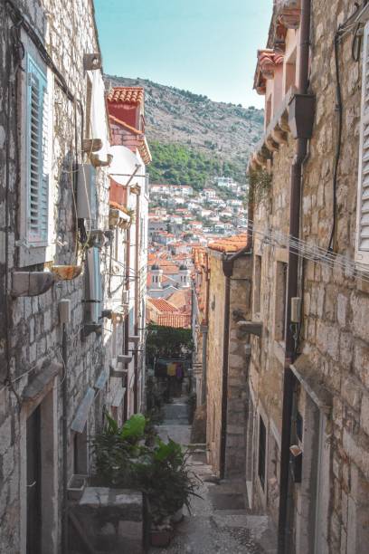 istock Narrow Dubrovnik Street 1314326480