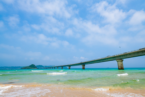 'I want to go by the time I die! Superb view of the world'Tsunoshima and Tsunoshima Bridge surrounded by the emerald green sea and beautiful sky