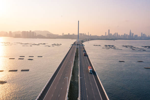 vista del puente de la bahía de shenzhen - shenzhen fotografías e imágenes de stock